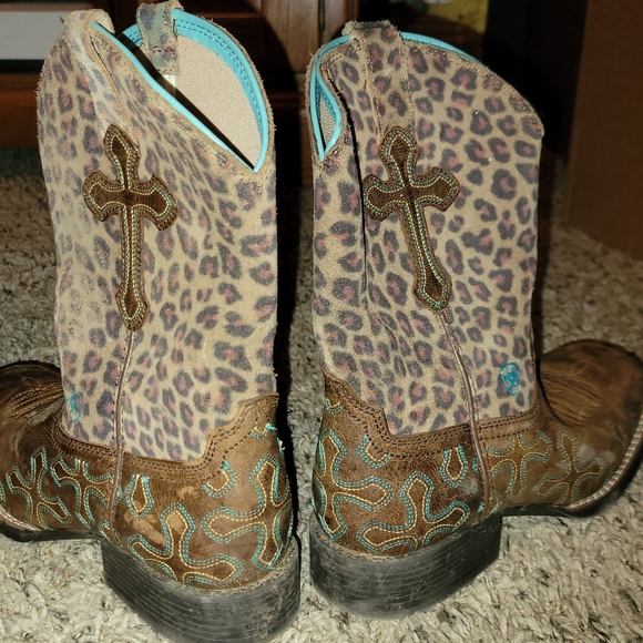 Children's size 1 Ariat Boots - Picture 3 of 4